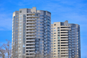 Fototapeta na wymiar New multi-storey residential buildings on a winter day