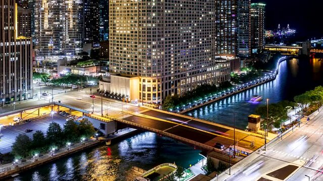 Time-lapse of Chicago traffic along the Chicago River