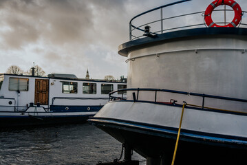 Port w Amsterdamie © Pawe