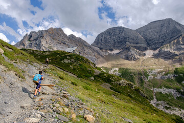 Fototapeta na wymiar ascent to Espuguettes refuge, Pyrenees National Park, Hautes-Pyrenees, France