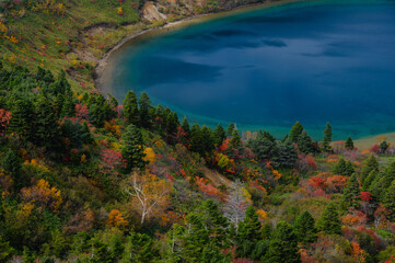 紅葉のカルデラ