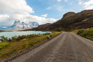 Fototapeta premium torres del paine, cuernos del paine, sur de chile, carretera austral, árbol, naturaleza, paisaje, cielo, acuático, lago, río, árbol, mar, bosque, languidecer, verano, verde, impresiones, nube, mont