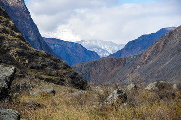 View of Chulyshman valley in Altay mountains in the autumn