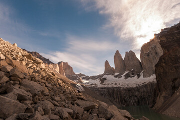 cuernos del paine, torres del paine, sur de  chile, alta montaña, montaña, nieve, paisaje, naturaleza, cielo, montagna, pico, de invierno, roca, alpes, hielo, viajando, glaciar, panorama, animal, hima