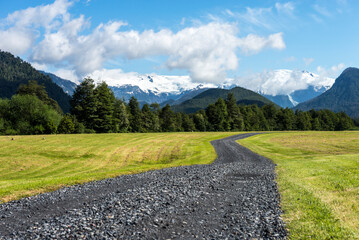 sur de chile, carretera  austral, camino sureño, carretera, montagna, paisaje, cielo, montagna, naturaleza, viajando, nube, autopista, verano, asfaltar, cerro, bosque, valle, césped, verde, campa, cam