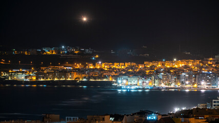 Fototapeta na wymiar Night view of the city Las Palmas of Gran Canaria