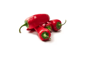 Abwaschbare Fototapete Scharfe Chili-pfeffer Red hot chili pepper isolated on a white background.