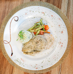 Grilled chicken with vegetables