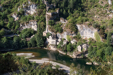 Fototapeta na wymiar Picturesque village in the Gorges du Tarn in France with a typical bridge