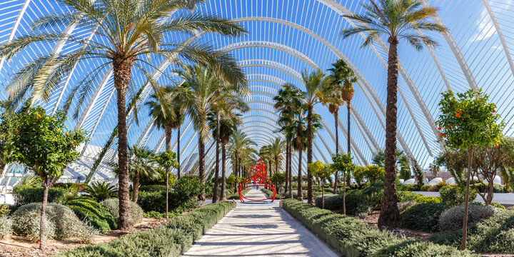 Ciutat de les Arts i les Ciencies with L&rsquo;Umbracle building modern architecture by Santiago Calatrava panorama in Valencia, Spain