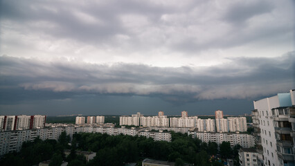 Fototapeta na wymiar Shelf cloud over Moscow before thunderstorm