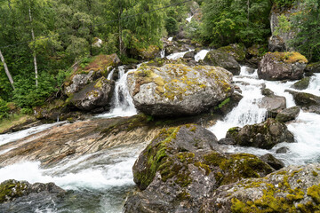 Fototapeta na wymiar Wasserfall Feigefossen am Lustrafjord, Norwegen