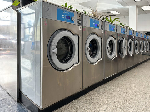 Coin laundry shop with washing machines