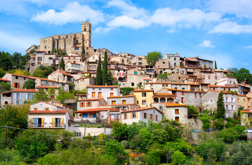 Fototapeta na wymiar Eus, a beautiful hillside village in southern France