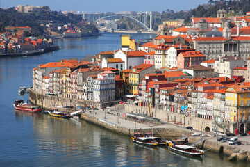 Fototapeta na wymiar Portugal. Porto city. View of Douro river embankment