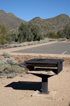 A barbeque in an Arizona parc