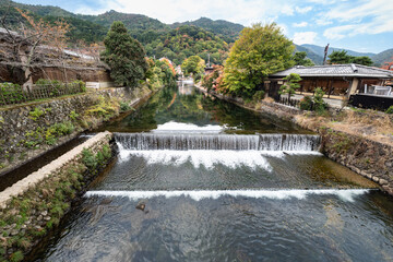 秋の京都桂川と紅葉の嵐山