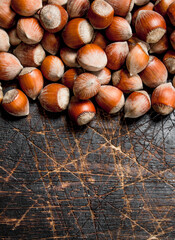 Obraz premium Hazelnuts in the shell.