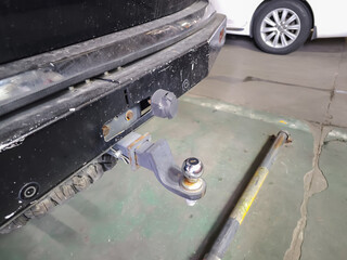 Tow hitch for towing a trailer of