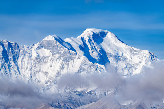 Makalu Peak and Kanchenjunga of Himalaya mountains in Shigatse city Tibet Autonomous Region, China.

