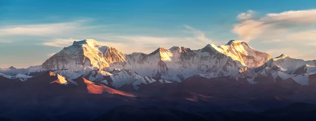 Fotobehang Makalu Makalu Peak and Kanchenjunga of Himalaya mountains in Shigatse city Tibet Autonomous Region, China.  