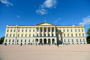 Fototapeta na wymiar ノルウェーの首都オスロにある美しい王宮の風景
