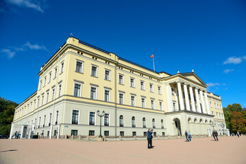 Obraz premium ノルウェーの首都オスロにある美しい王宮の風景