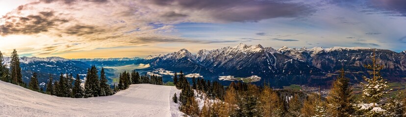 Fototapeta na wymiar Panorama, Landschaft, Skigebiet, Ski, Schwaz, Pill, Kellerjoch