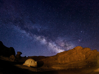 Fototapeta na wymiar Milky-way in wadi rum at night 