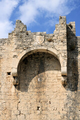 Fototapeta na wymiar ancient tower of the fortress in Trogir, Croatia