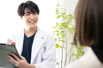 ドクターのカウンセリングの様子