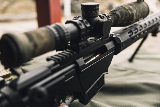 Close up picture of an optical rifle