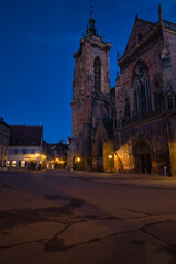Fototapeta na wymiar Saint Martin minster at night
