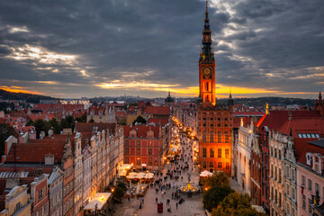 Aerial view of the beautiful main city in Gdansk at dusk, Poland - obrazy, fototapety, plakaty