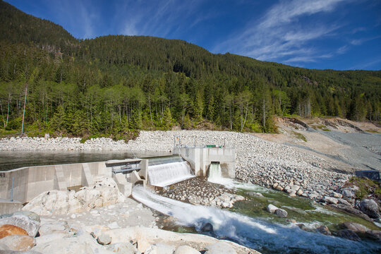 Intake dam for 18MW Tipella Creek run-of-river IPP