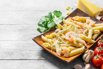 Pasta with shrimp,garlic, tomatoes and cheese.