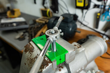 Gewindeschneiden in der Werkstatt