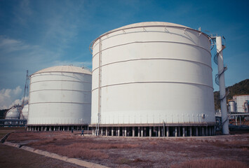 Cold of tanks white in refineries