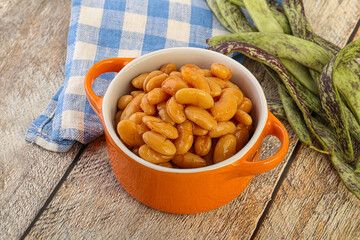 White bean in tomato sauce