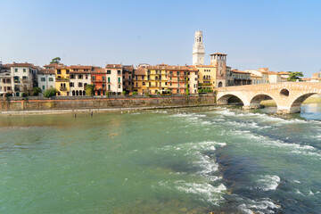 Obraz premium view of Adige River and Ponte di Pietraold town of Verona, Italy