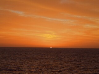 Sonnenaufgang über Ozean
