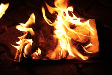 Oheň