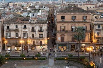 Fototapeta na wymiar Palermo vista dall'alto della Cattedrale