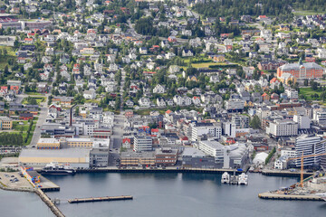 Obraz premium Tromsø city seen from the nearest mountain (Fløya) on a nice and warm autumn day,Troms county,Norway,Europe