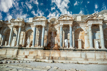 Obraz na płótnie Canvas Sagalassos ancient city near Burdur, Turkey. Ruins of the Upper Agora in the roman city. 