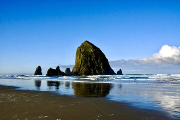 Haystack rock at Canon Beach Oregon