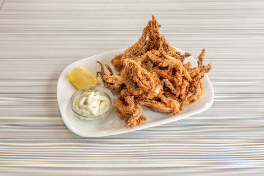 The fried poton legs are a breaded fried appetizer that has an exquisite flavor and a very tasty crunchy texture