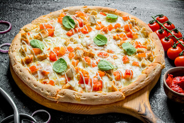Crispy pizza and cherry tomatoes.