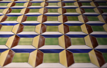 Three dimensional square geometic patterned tile
