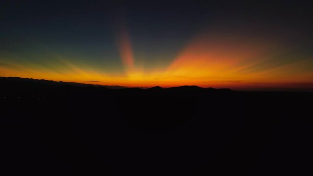 Luz del amanecer en el cielo 